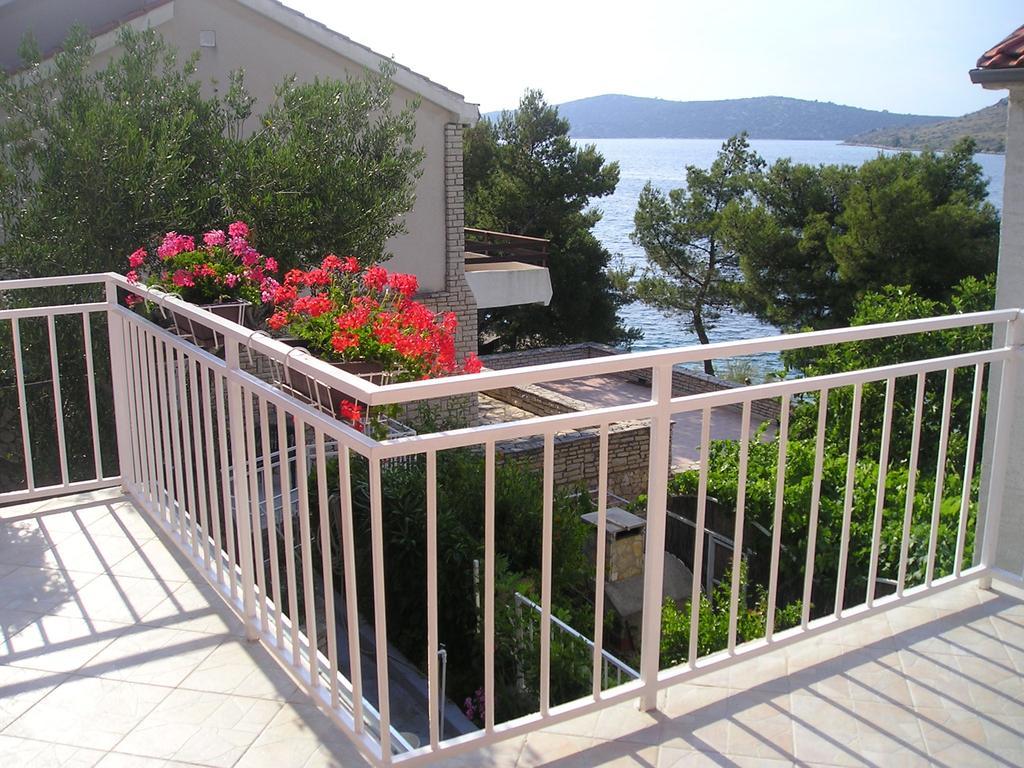 Apartman Vladic Apartment Grebastica Exterior photo